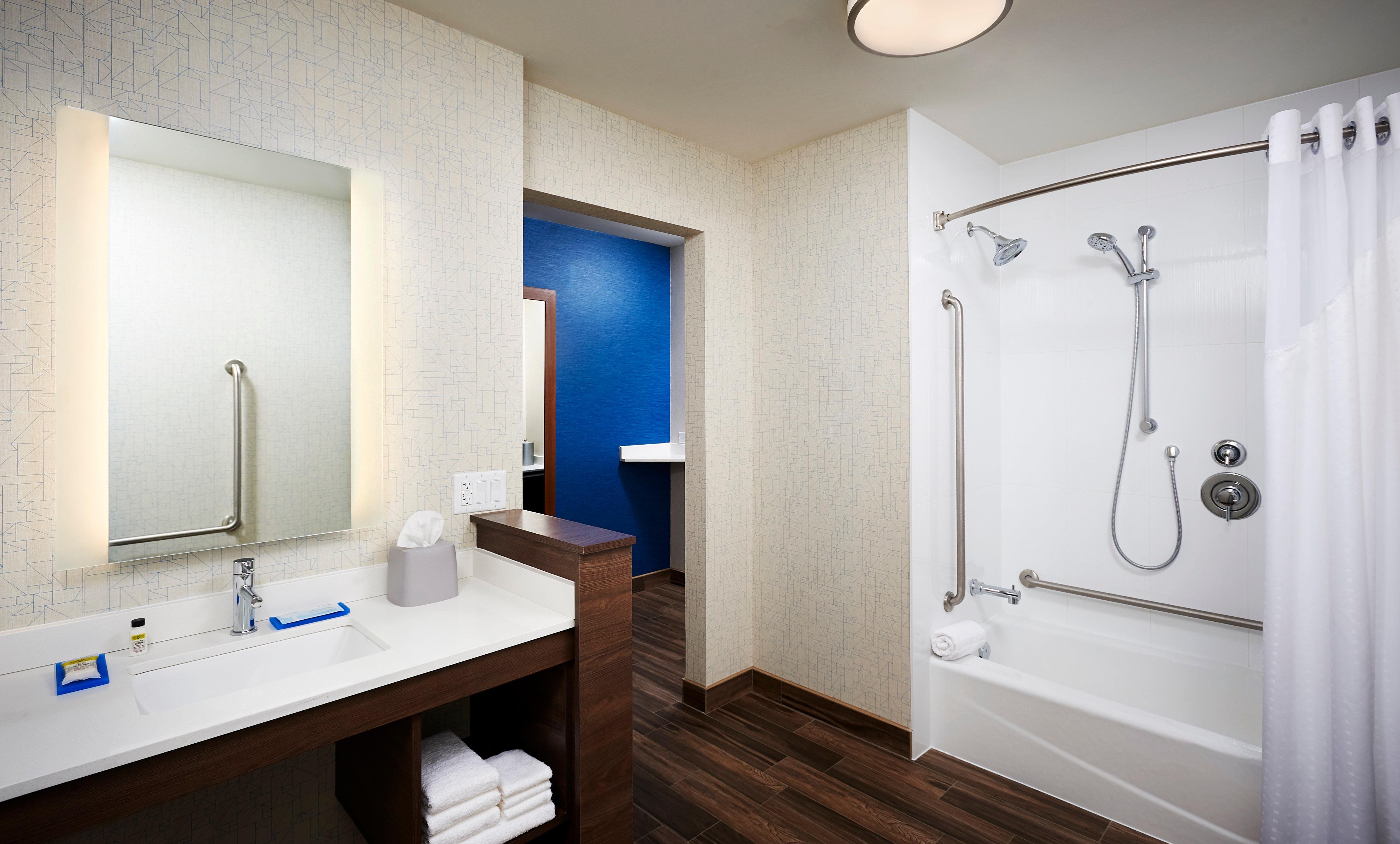 Hotel Express - - Point Edward By Ihg